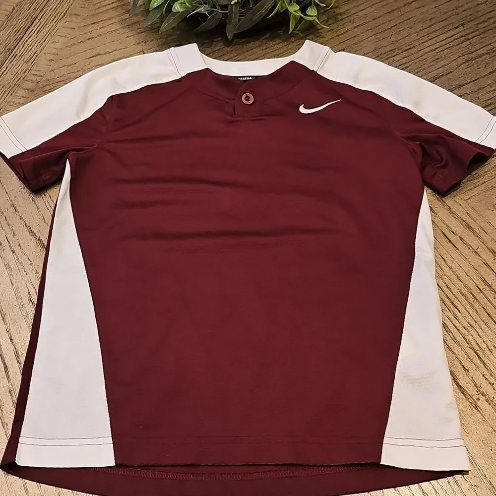 Nike Burgendy Baseball Shirt Size S